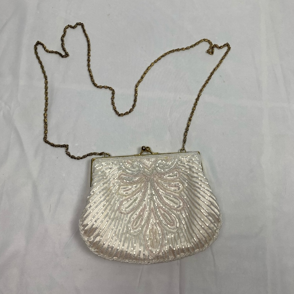 Goldco White Beaded Purse with Chain Strap